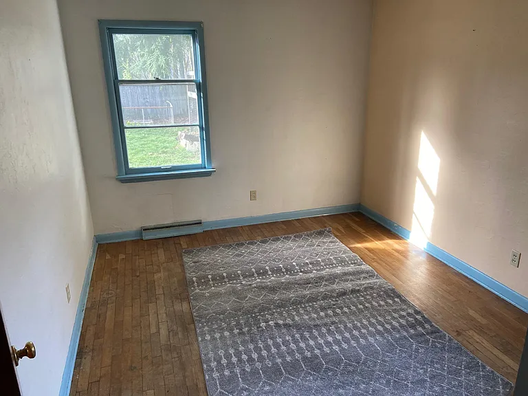 1324 Garrison Ave — Photo 6