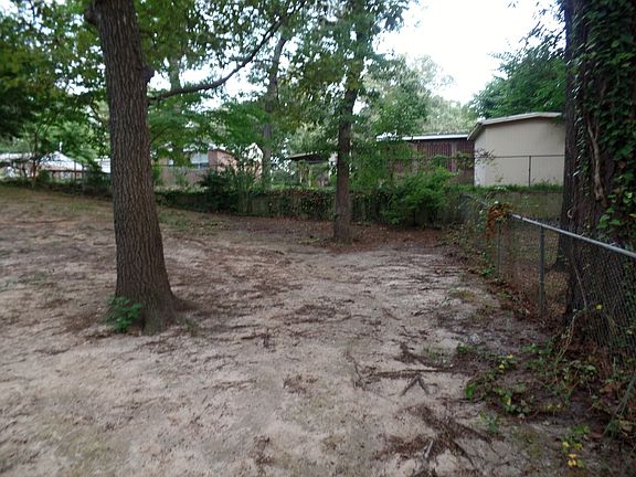 Fenced Yard & Patio