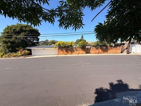 2nd image of 203 Reed Blvd