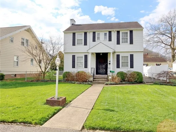 3703 Virginia Ave SE, Charleston, WV 25304