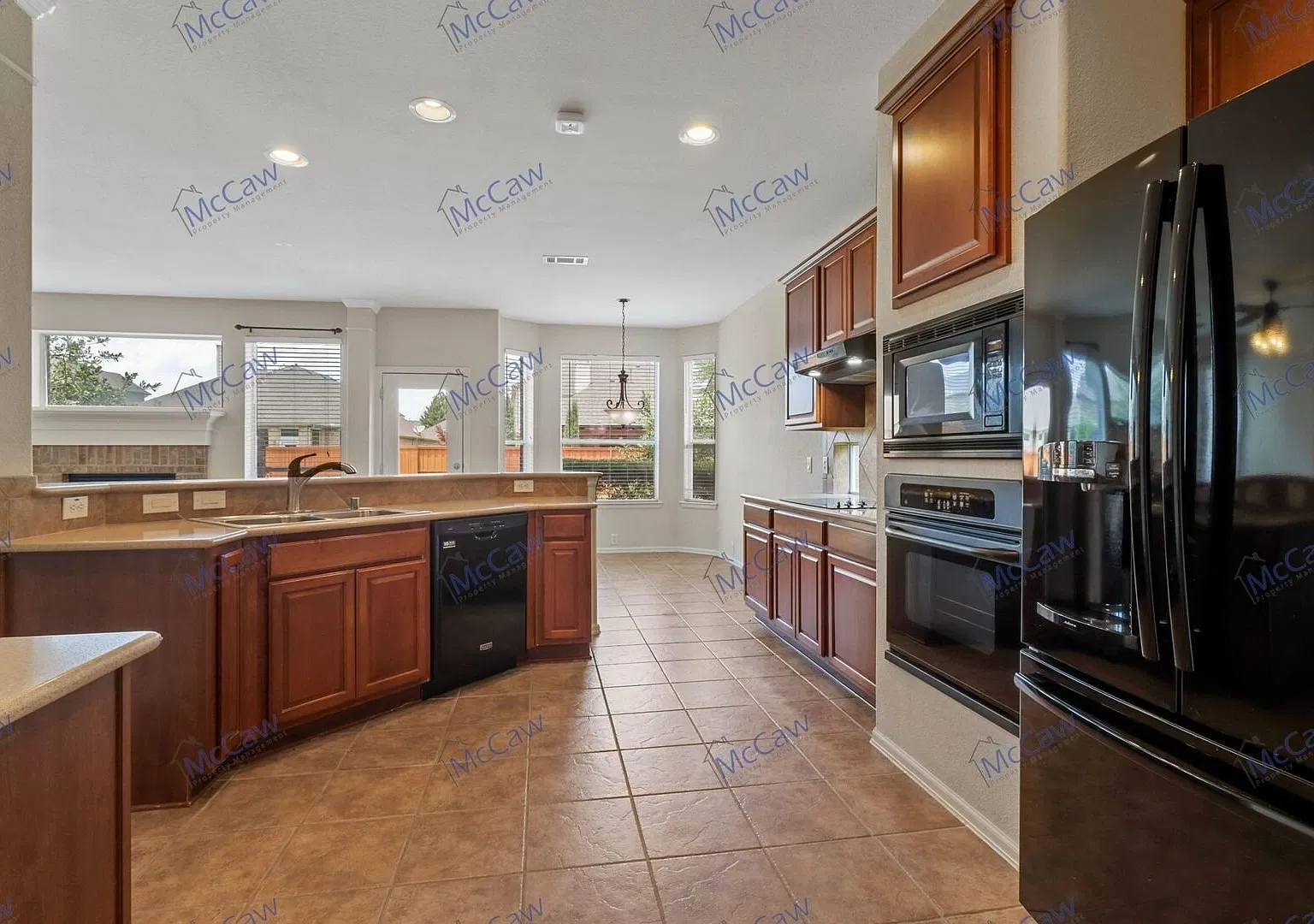 Lovely 4/3/2 in Mansfield ISD! — Photo 4