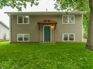 1208 Crestview Rd, Albert Lea, MN 56007