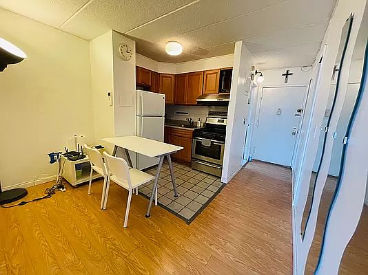 1st image of 13976 35th Ave #8