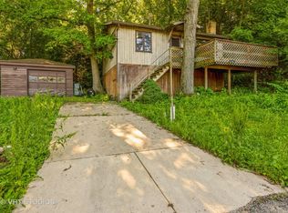 5720 E Lake Shore Dr, Wonder Lake, IL 60097