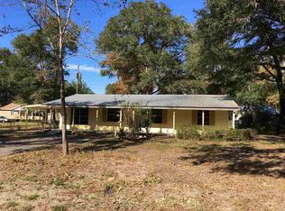 38 Cedar Ave, Crawfordville, FL 32327