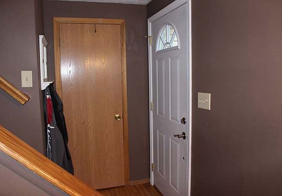 2nd image of 1241 Belle Meade Pl