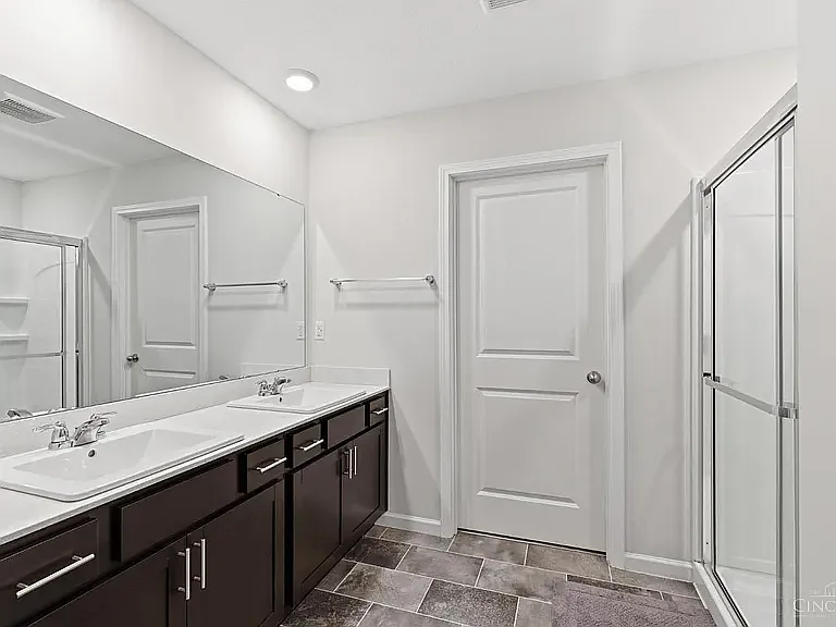 5049 Lakeview Dr — Photo 15