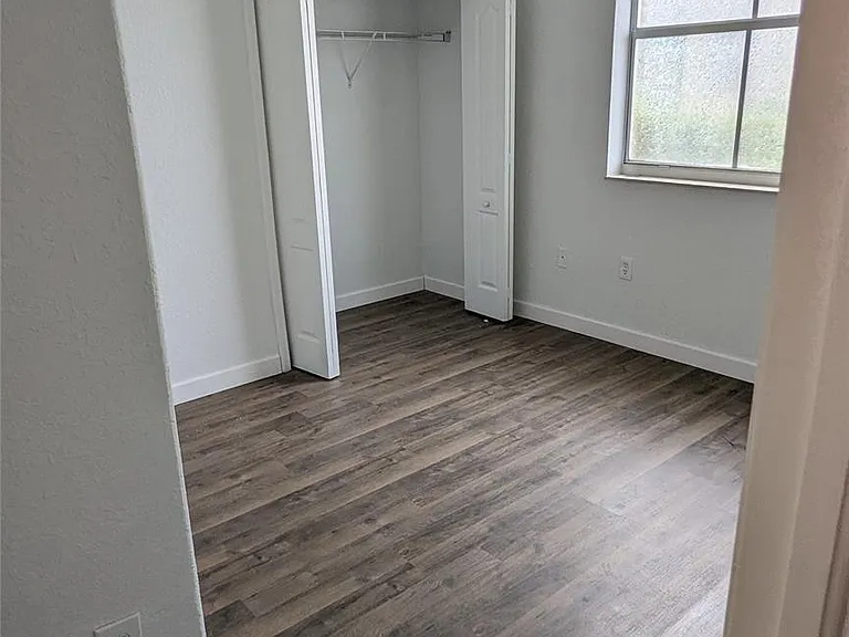 2551 SE 16th Ter #109 — Photo 8