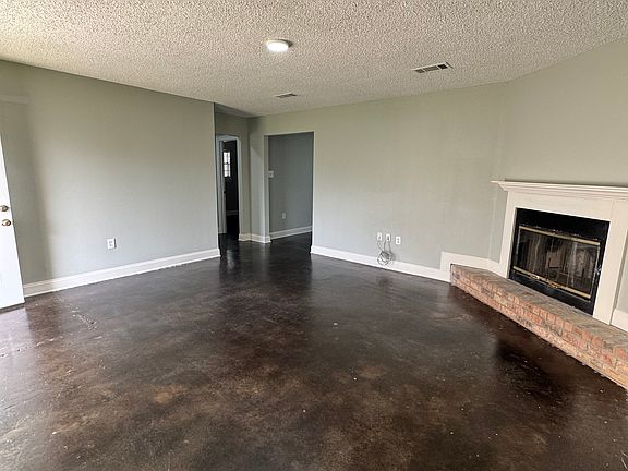 5th image of 43460 Brittany St