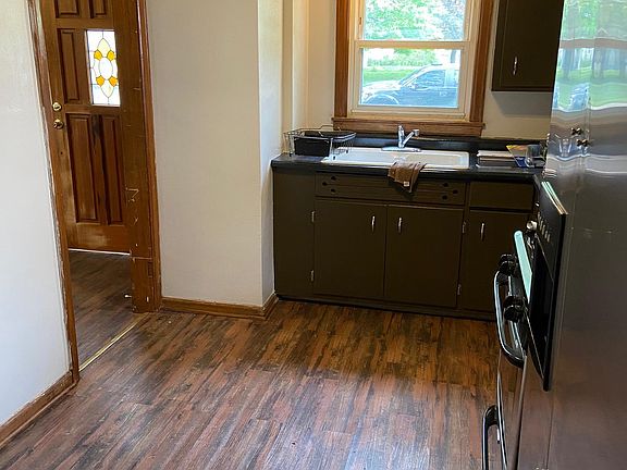 5th image of 1529 Greenwood Ave