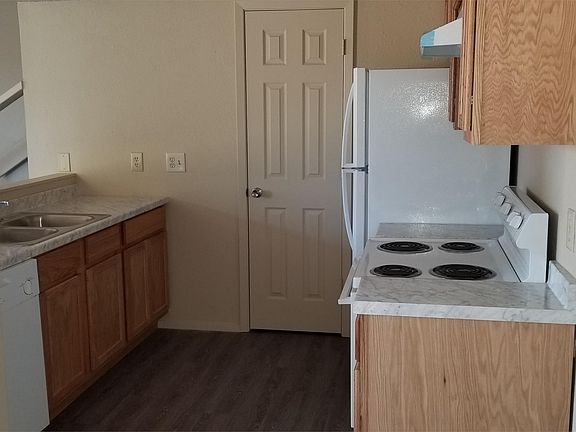 3rd image of 4501 Chase Cir APT D
