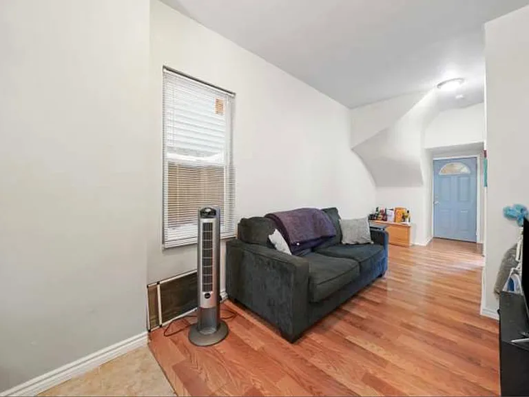 1642 N Campbell Ave #1 — Photo 5