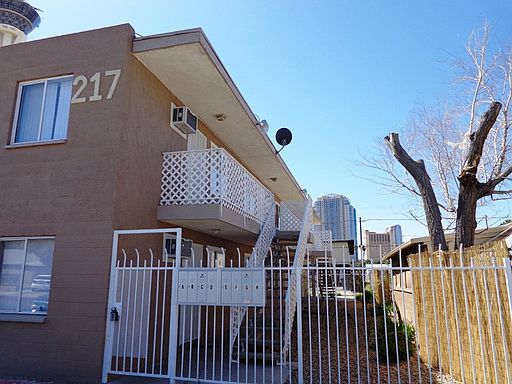 1st image of 217 W Chicago Ave APT D