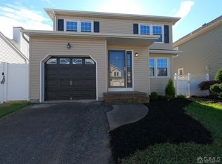 34 Tanbark Dr, Parlin, NJ