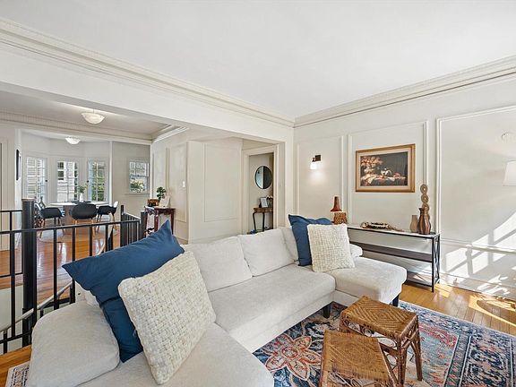 3rd image of 3127 N Marietta AVENUE #5