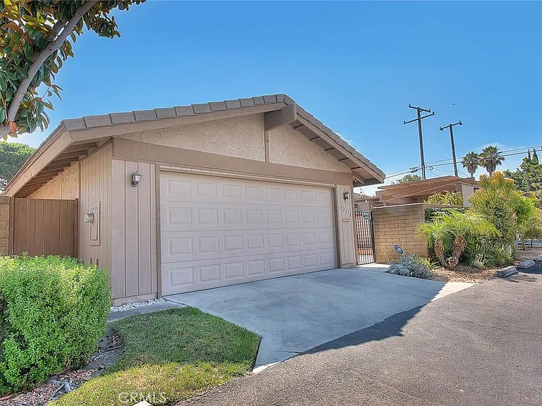 12112 Spencer Dr — Photo 2