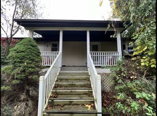 83 Smith Rd, Poughkeepsie, NY 12603