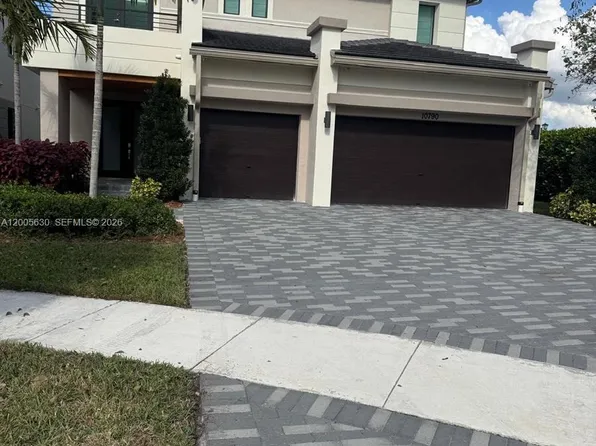 10790 Aqua Ct, Pompano Beach, FL 33076