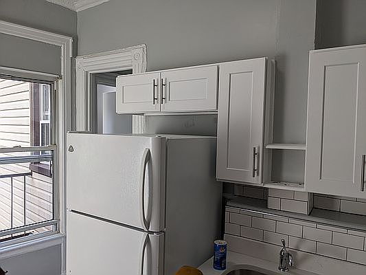 2nd image of 507 Graham Ave #2L