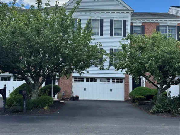 959 Montclair Dr, Coraopolis, PA 15108