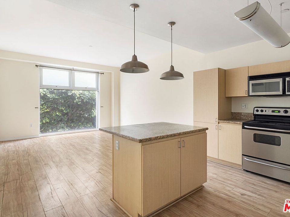 1st image of 630 W 6th St APT 303