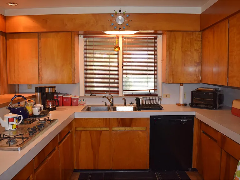 301 Homan Ave — Photo 20