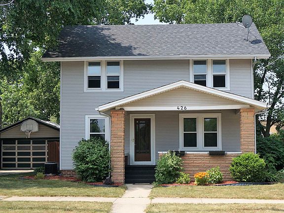 2nd image of 426 Sheridan St