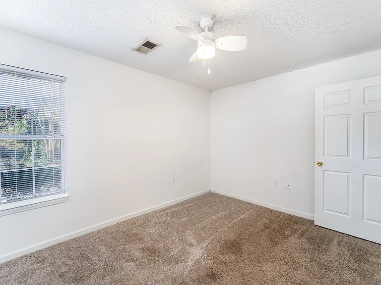 Reynolds Place Apartments — Photo 89