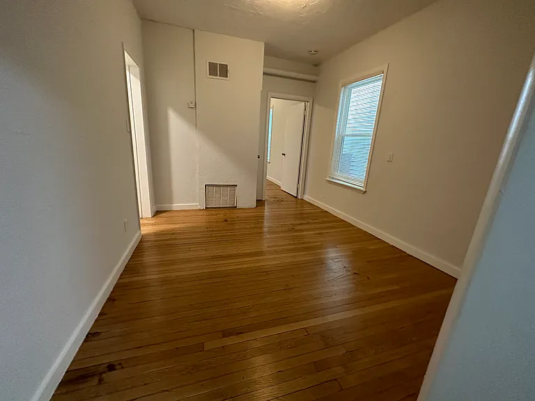 303 Hancock St #2 — Photo 7