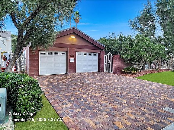 2nd image of 1018 Bel Air Cir