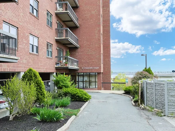 12 Chancery Ct APT 408, Lynn, MA 01902