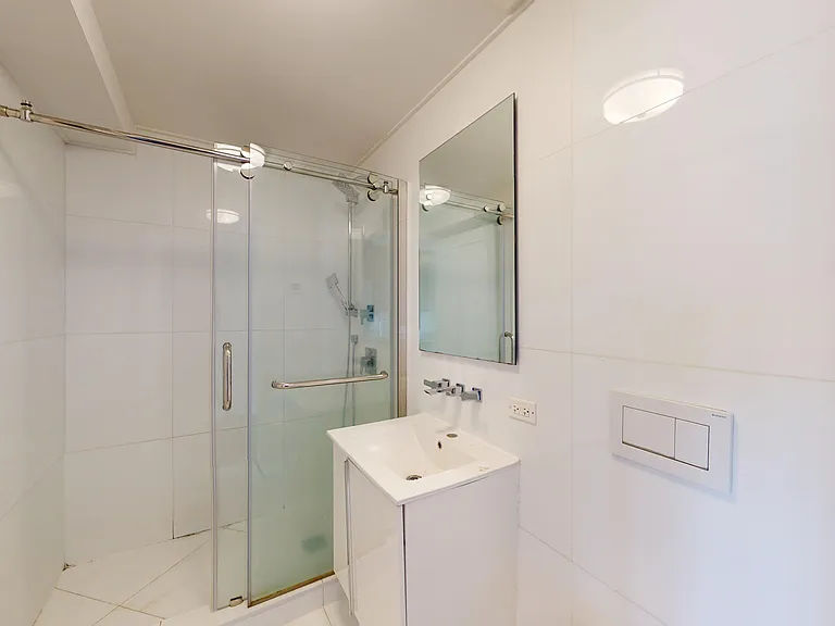 237 E 34th St #1405 — Photo 11