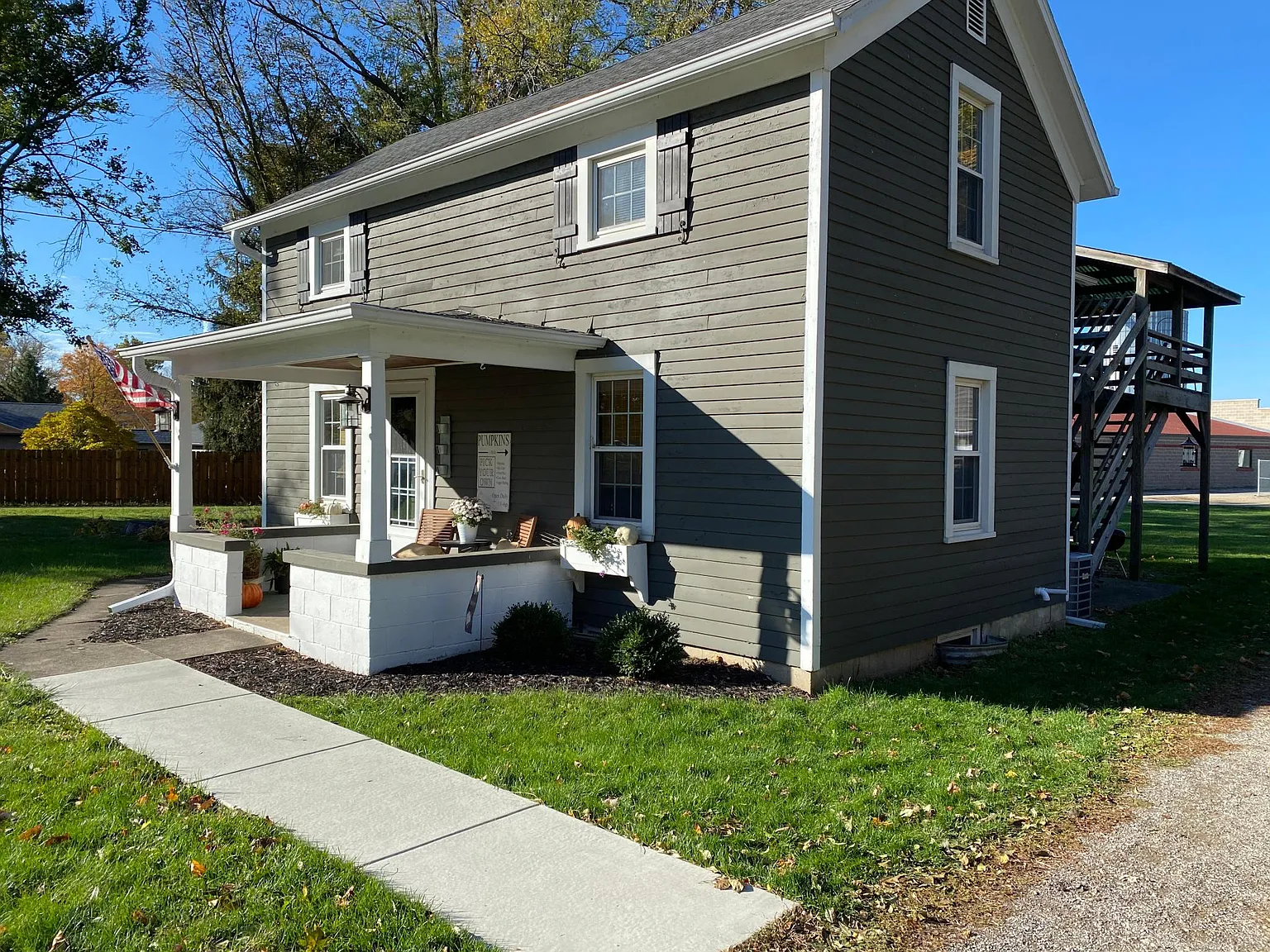 111 Detweiller St — Photo 3