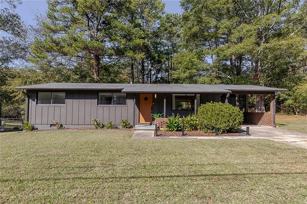 3 bed, 1.0 bath, 1008 sqft, $4,000 — Photo 1