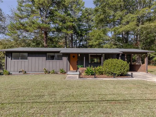 111 Robinhood Dr, Woodstock, GA 30188