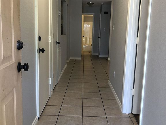 3rd image of 602 Tyler St