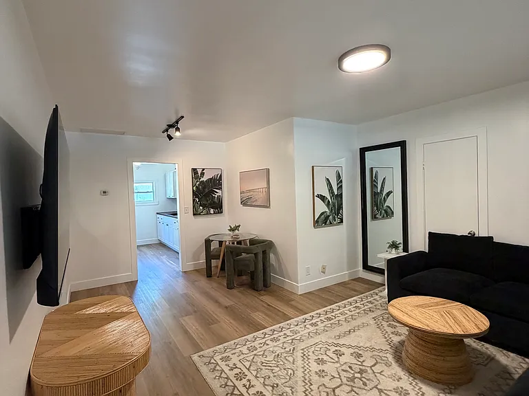 206 S Highland Ave #A — Photo 1