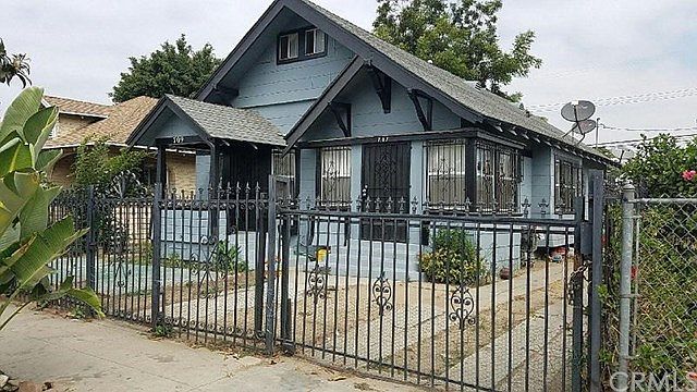 1st image of 707 W 43rd St
