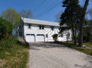124 Cliff Rd W, Wading River, NY 11792