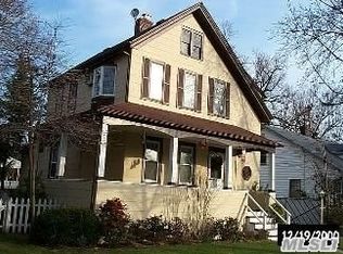 61 Stuart Ave, Malverne, NY 11565