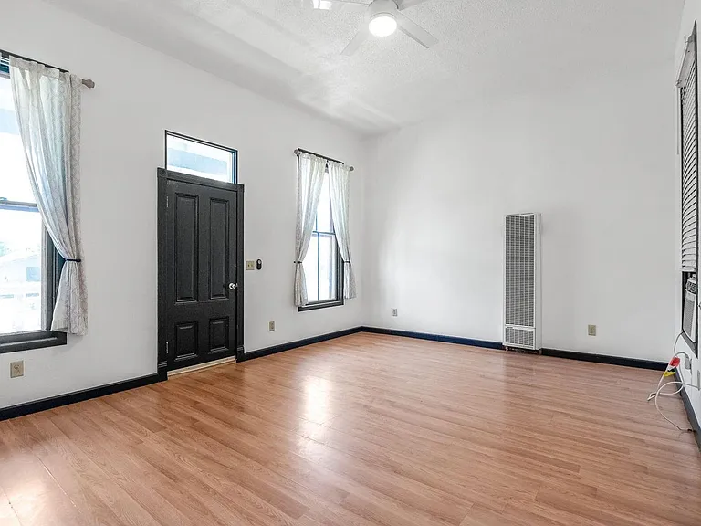 502 N Harris St — Photo 3