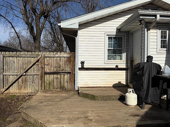 3rd image of 438 E Madison Street