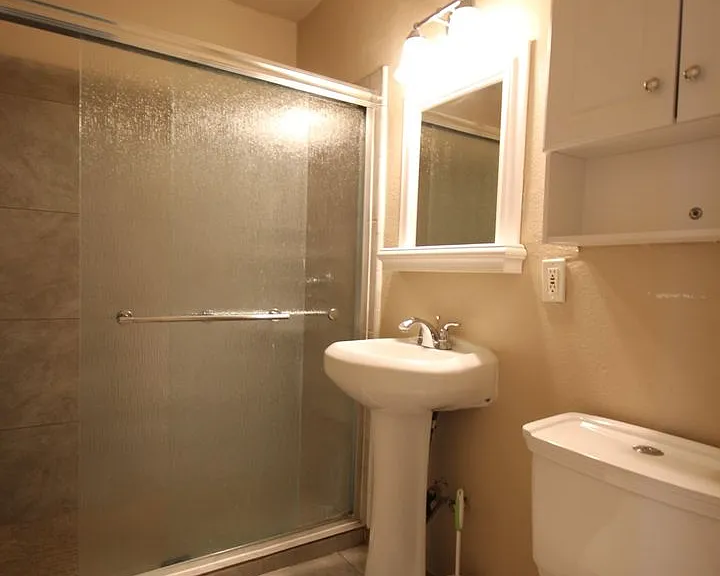 5860-5864 Mildred St — Photo 11