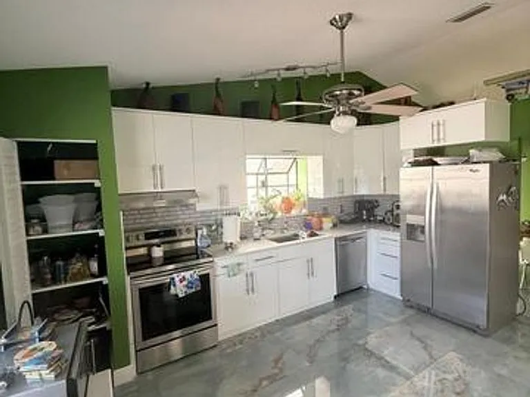 11 Capitol Ct — Photo 1
