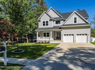 3 Cedarwood Dr, Toms River, NJ