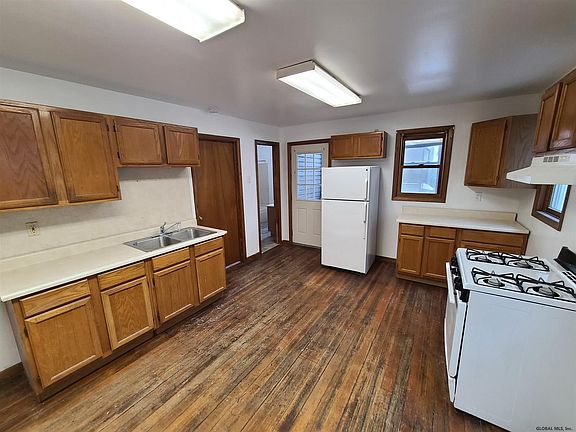 3rd image of 166 Bridge Ave