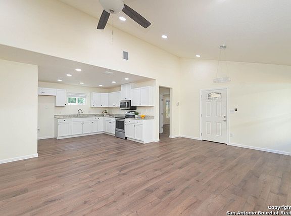 5th image of 3024 Chihuahua St