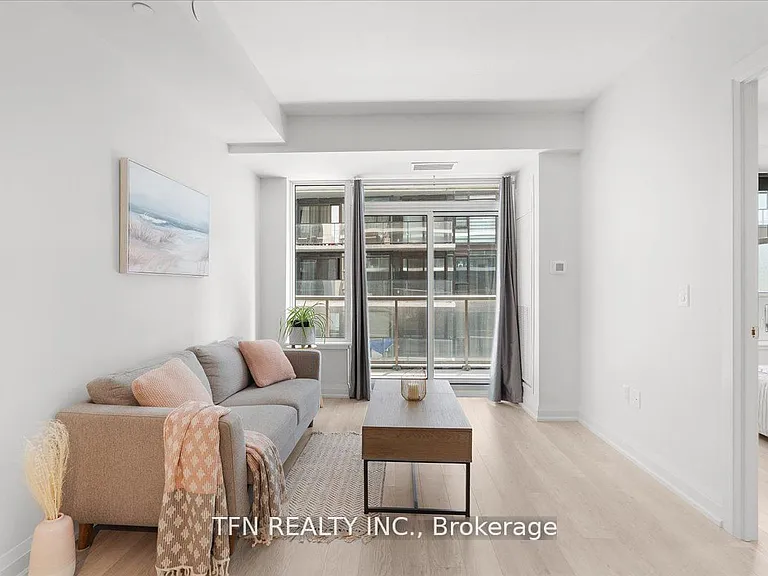 212 King William St #513 — Photo 9
