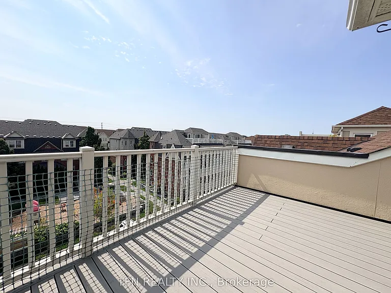 588 Shoreline Dr #3 — Photo 32