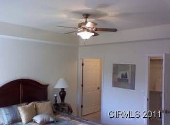 3rd image of 12 Clubview Dr